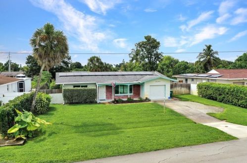 2285 41st Ter, Naples, FL 34116-6517