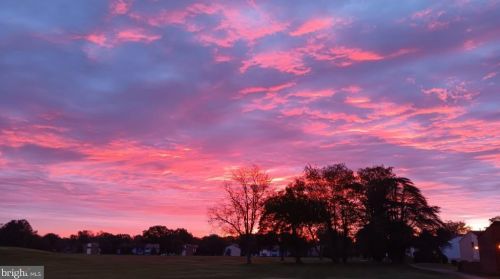 200 Canterbury Ct, East Windsor NJ 08520-5509 exterior