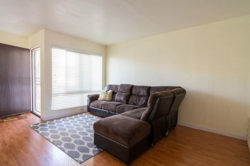 10760 Knott Ave, Stanton, CA 90680-1970