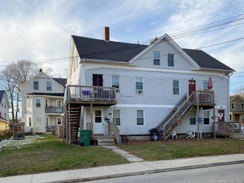 330 Church St, Putnam, CT 06260-1254