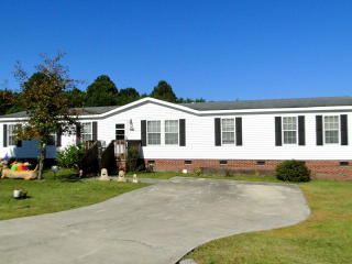 127 Englewood Dr, Hubert, NC 28539-4022
