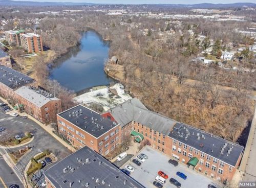 240 Main St, West Paterson NJ  07424-1351 exterior