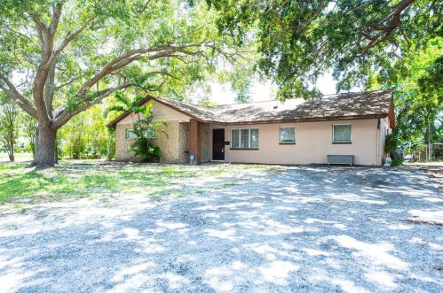 8410 14th St, Saint Petersburg, FL 33702-7955