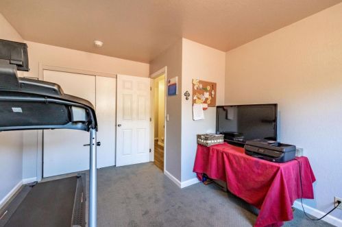 941 Suiter St, Hollister CA  95023-4631 exterior