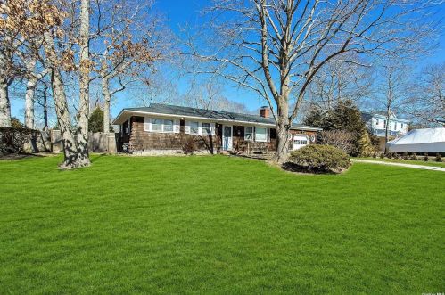 6 Sanderling Ln, East Quogue, NY 11942-4811
