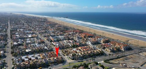 304 Goldenwest St, Huntington Beach CA 92648-2600 exterior