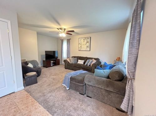 20 Dogwood Dr, Middletown NY 10940-1801 exterior