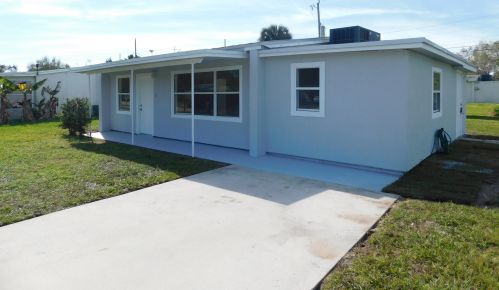 1471 5th Ct, Vero Beach, FL 32960-5825