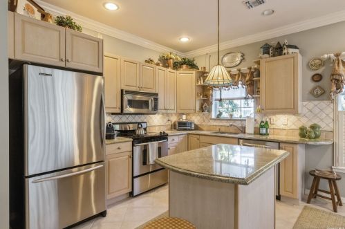 22 Golden Spruce Dr, Baiting Hollow NY  11933-1490 exterior