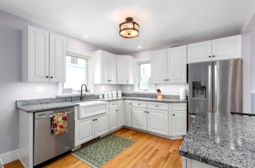 32 Pine St, Dover NH  03820-4202 exterior