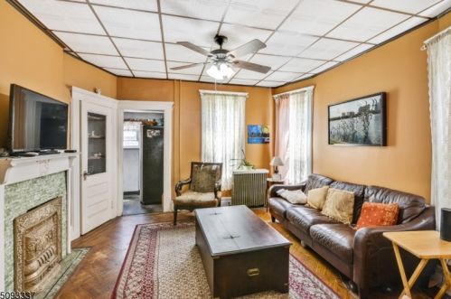 14 Stockton Pl, East Orange NJ  07017-5209 exterior