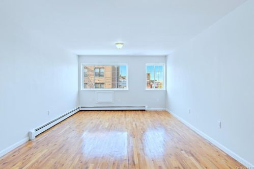 723 216th St, Bronx, NY 10467-5814