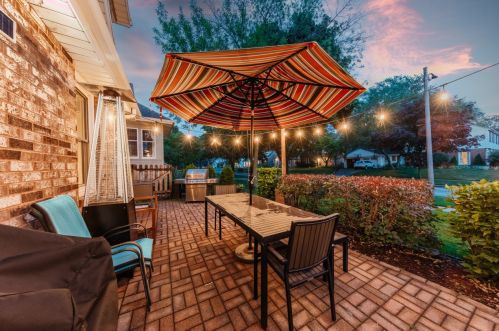 1908 81, Milwaukee WI 53213-2126 exterior