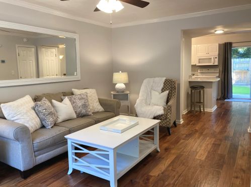 1287 Mathis Ferry Rd, Mount Pleasant, SC 29464-5242