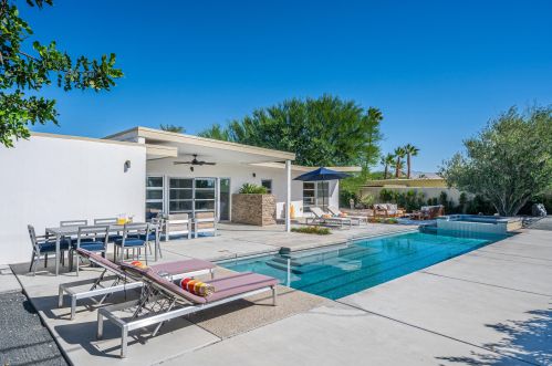 3551 Avenida Fey Norte, Palm Springs CA  92262-5409 exterior