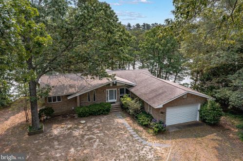 26 Mount Holly Ct, Montross VA  22520-4110 exterior