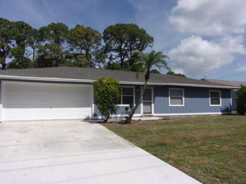 589 Faith Ter, Fort Pierce, FL 34983-3209