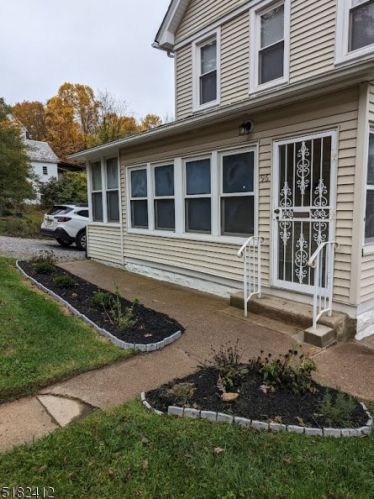 96 Main St, High Bridge, NJ 08829-1926
