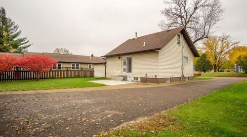706 Sletten St, Albertville, WI 54730-9785