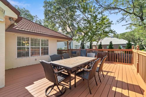 833 Boulevard Of The Champions, Shalimar FL  32579-2154 exterior