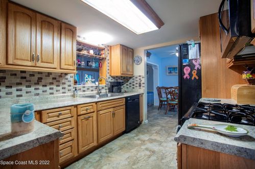 270 Riverside Ave, Merritt Island, FL 32953-6121