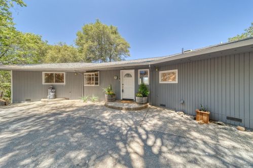 18405 Chaparral Dr, Lake Wildwood, CA 95946-9230
