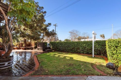 4273 Dawes St, San Diego CA 92109-1230 exterior