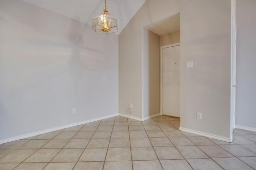 1913 Lee Dr, Denton TX  76209-4789 exterior