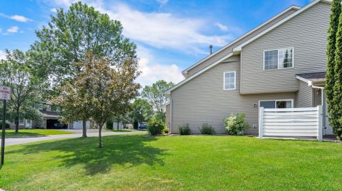 8321 Delaney Dr, South Saint Paul MN  55076-2645 exterior