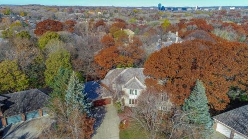9591 Oxborough Curv, Minneapolis, MN 55437-3705