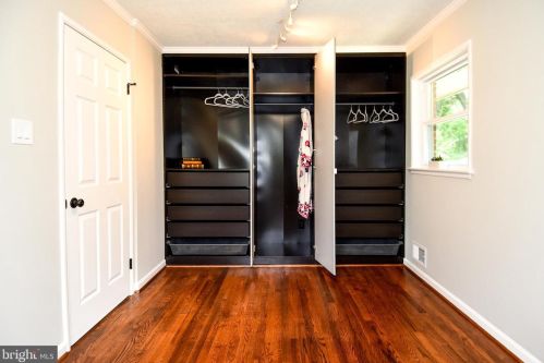 8913 Lagrange St, Lorton VA  22079-1626 exterior