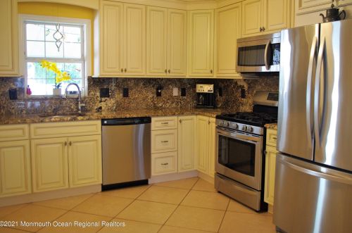 536 Elwood St, Lacey NJ  08731-2324 exterior