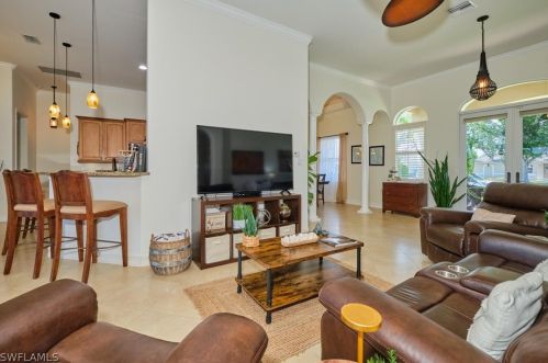 1121 1 Ter, Cape Coral FL  33991-1591 exterior