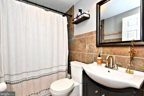 1472 Timberline Dr, Pottstown PA  19465-7234 exterior
