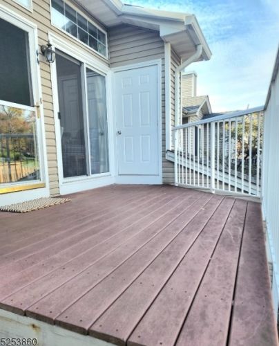 44 Spruce Ct, Bedminster, NJ 07921-1636