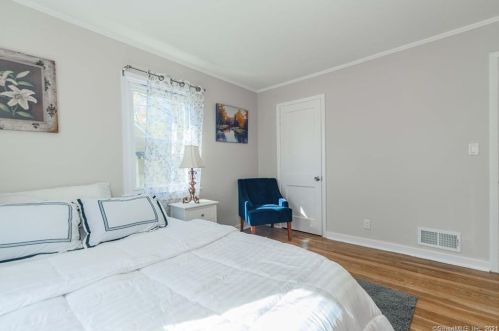 60 Crestwood Ave, Waterbury CT  06704-1621 exterior