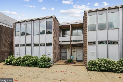 356 N St, Washington, DC 20024-2904