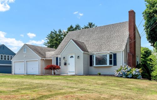 727 Maple St, Hartford CT  06109-4141 exterior