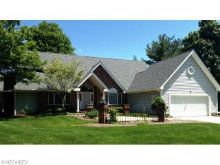 244 Lake Pointe Dr, Akron, OH 44333-1796