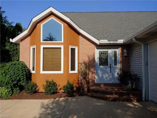 4064 Sandview Dr, Medina, OH 44256-7229