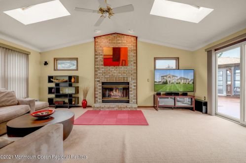 49 Polo Club Dr, East Freehold NJ  07728-8072 exterior