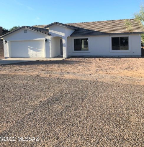 465 Tapiz Ct, Nogales, AZ 85648-3321