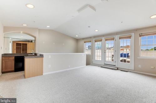 12158 Chancery Sta Cir, Herndon VA 20190-5803 exterior