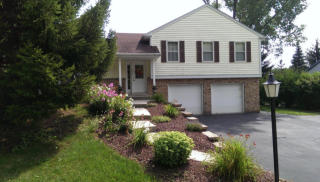 633 Highview Dr, Slinger WI  53086-9401 exterior