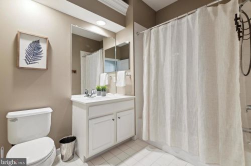 2106 Lilac Ct, Lansdale PA  19446-7611 exterior