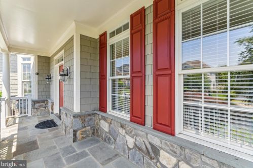 8373 Pedigrue Ct, Gainesville VA  20155-3240 exterior