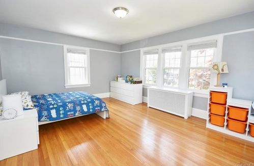 255 Pennsylvania Ave, Mount Vernon NY  10552-1420 exterior