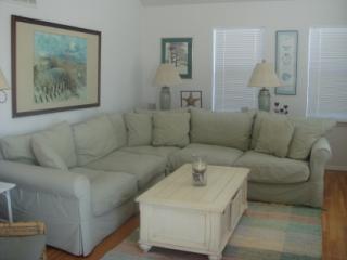 66 Kettle Hole Rd, Hither Plains NY  11954-5084 exterior