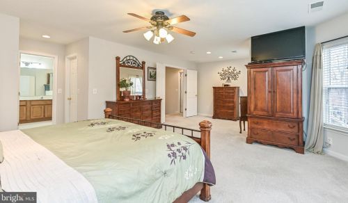 1746 Ann Scarlet Ct, Woodbridge VA  22191-3992 exterior