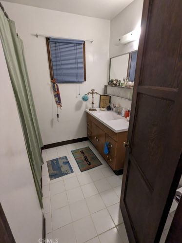 6704 Balboa Ave, Van Nuys CA  91406-4181 exterior